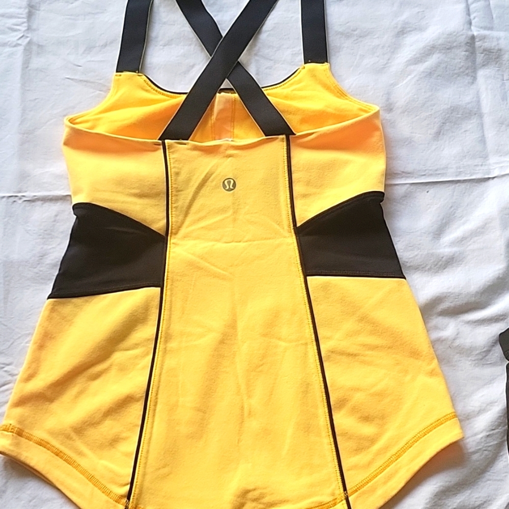 Lulumemon top - Picture 2 of 4